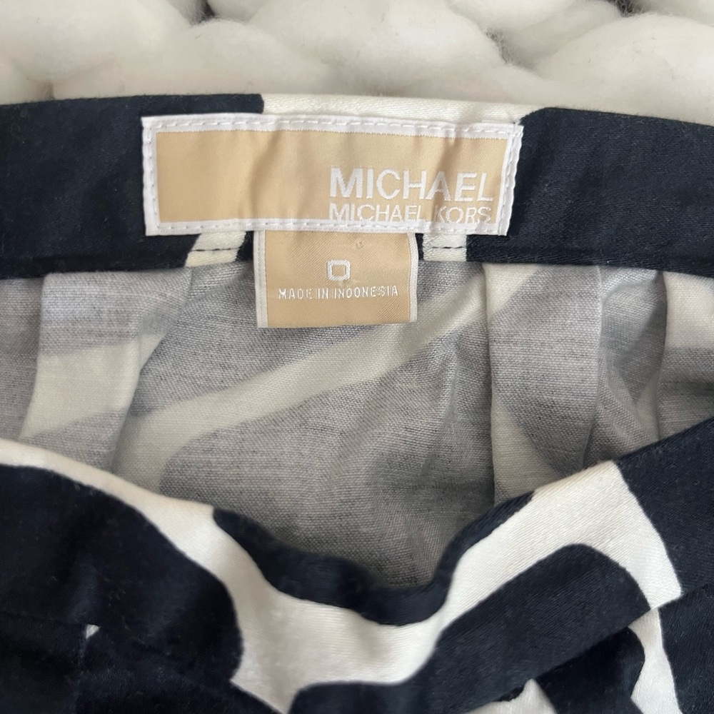 Michael Kors Black and White Patterned A-Line Skirt - Picture 2 of 3
